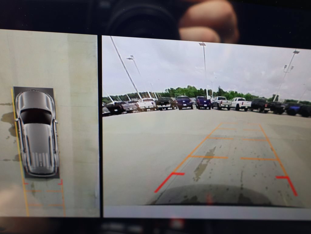 New 2026 Chevrolet Traverse LT w/ Enhanced Driving Package FWD image 22