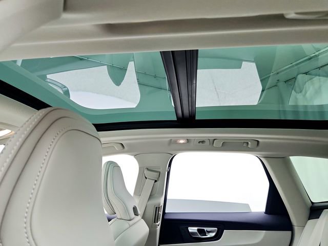 New 2026 Volvo XC60 B5 Ultra w/ Protection Package Premier image 22