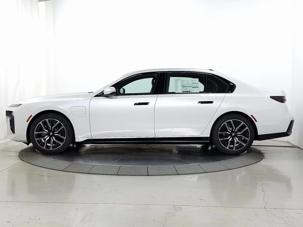 New 2026 BMW 750e xDrive w/ Luxury Rear Seating Package image 4