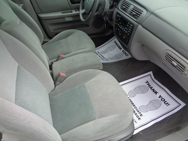 Used 2004 Ford Taurus LX image 12