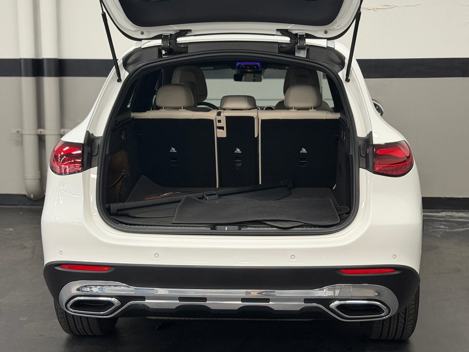 Used 2025 Mercedes-Benz GLC 300 image 15