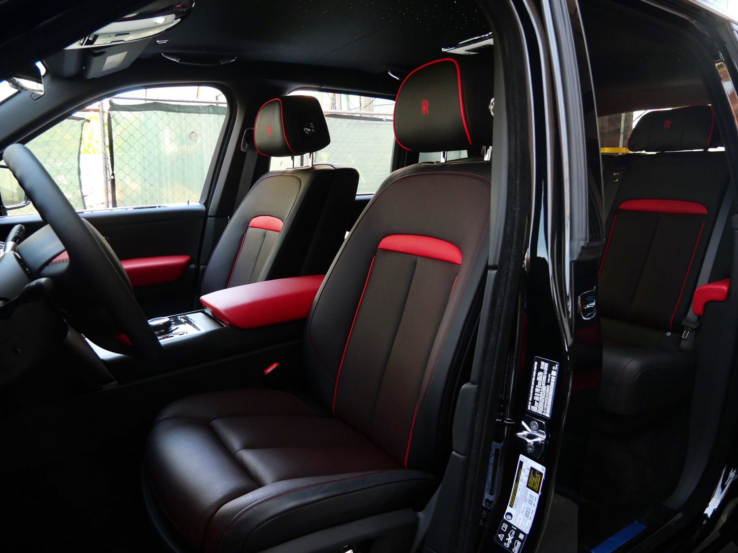 New 2025 Rolls-Royce Cullinan image 27