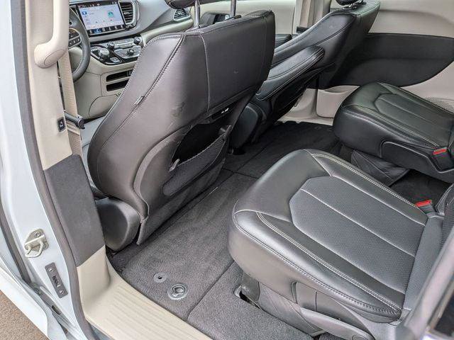 Certified 2024 Chrysler Pacifica Touring-L image 26