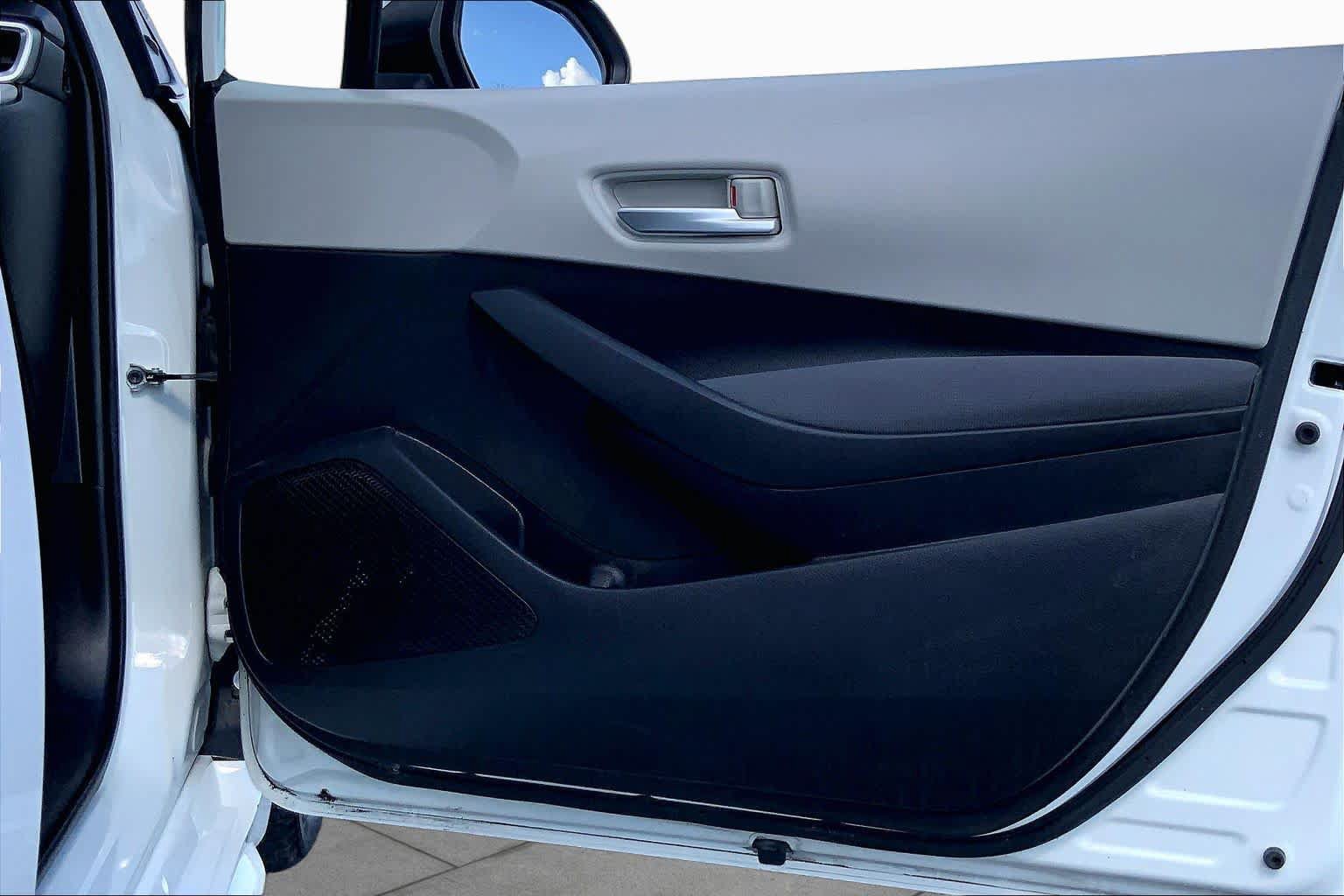 Used 2021 Toyota Corolla LE FWD image 22