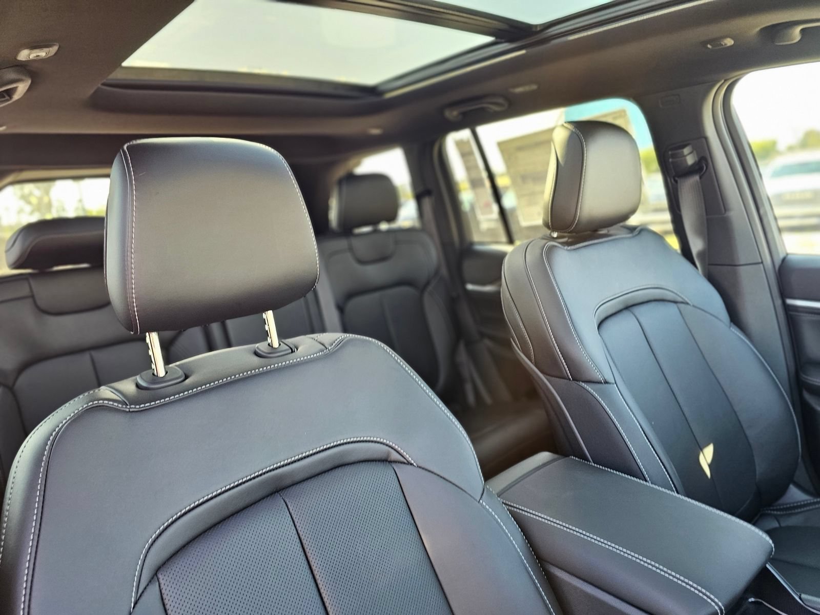 New 2026 Jeep Grand Cherokee Limited AWD/4WD image 26