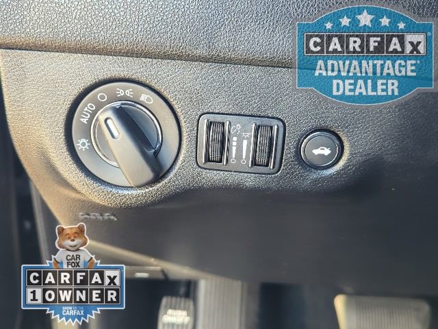 Used 2023 Chrysler 300 Touring w/ Sport Appearance Package image 11