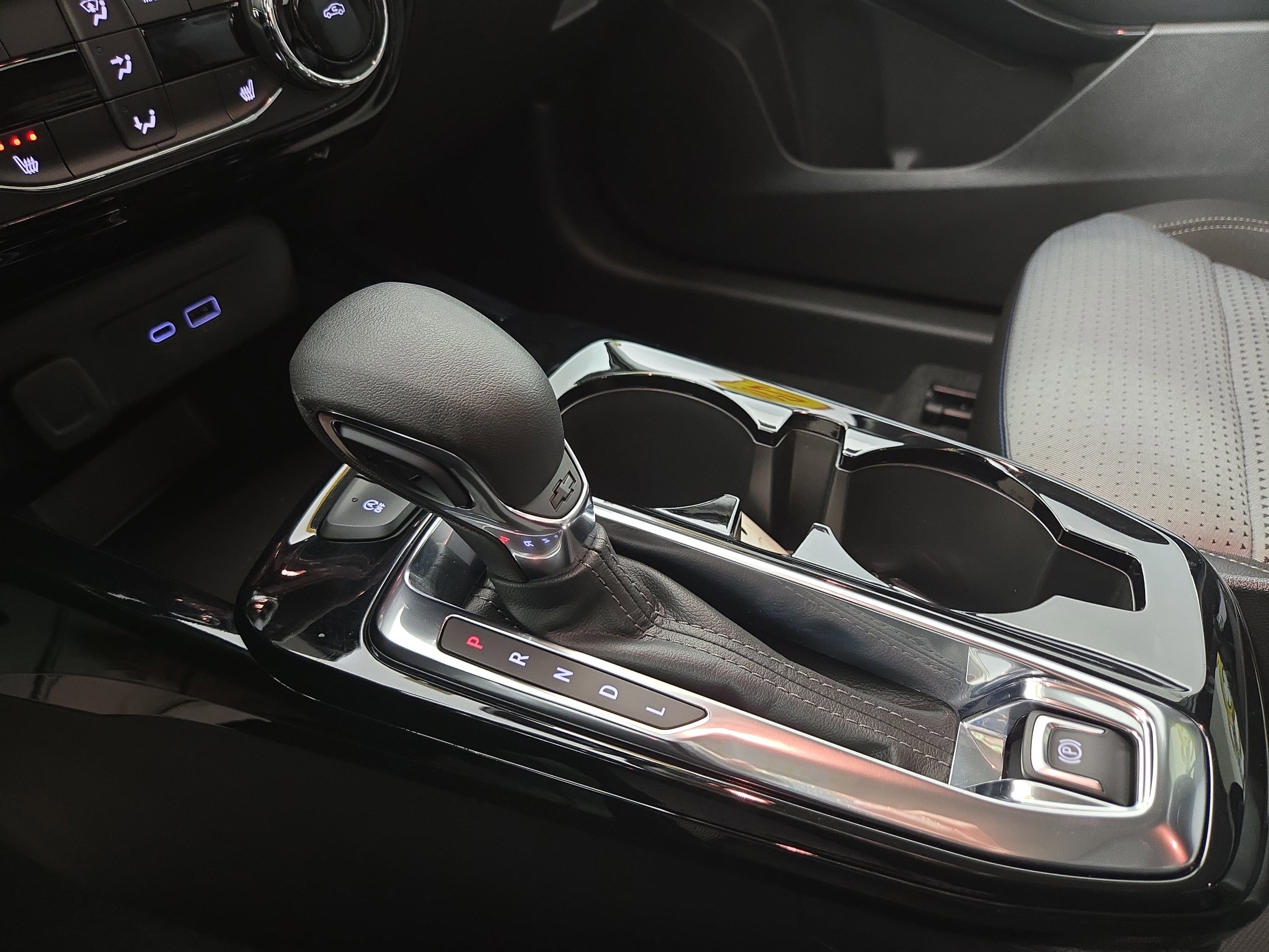 Used 2025 Chevrolet Trax LT w/ LT Convenience Package image 23