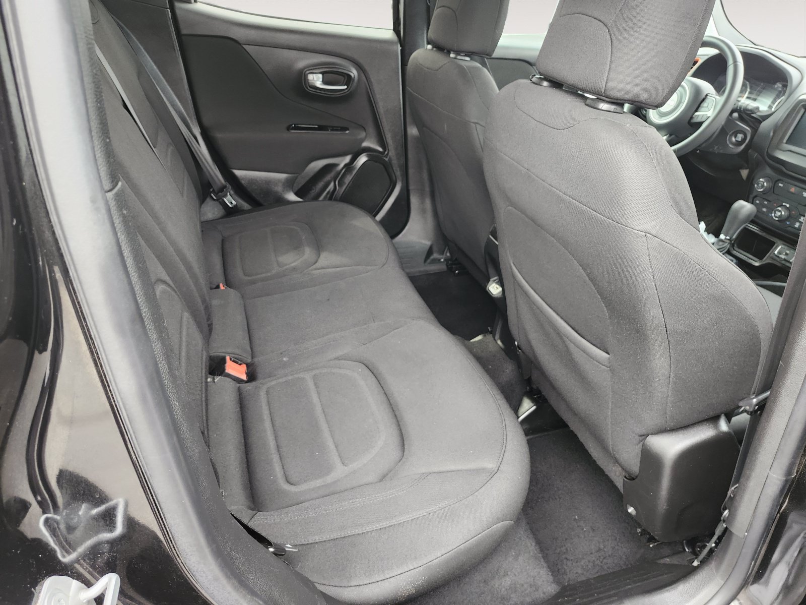 Used 2020 Jeep Renegade Latitude FWD image 18