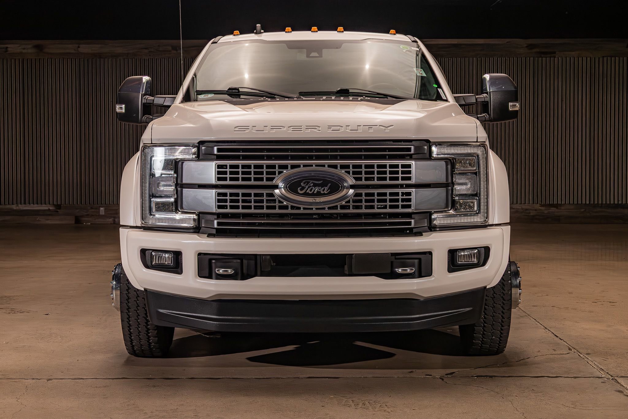 Used 2019 Ford F450 Platinum w/ Platinum Ultimate Package AWD/4WD image 2