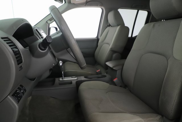 Used 2013 Nissan Frontier SV w/ SV Value Truck Pkg image 16