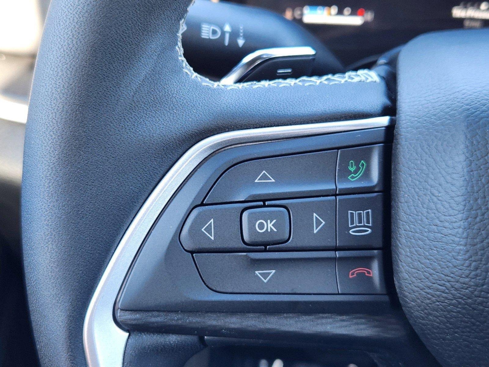 New 2025 Jeep Grand Cherokee Altitude image 23