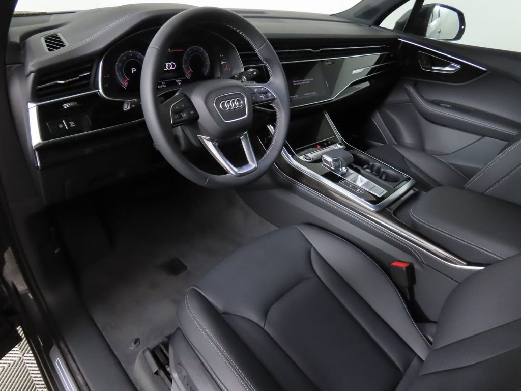 Used 2025 Audi Q7 3.0T Premium Plus w/ Premium Plus Package AWD/4WD image 10