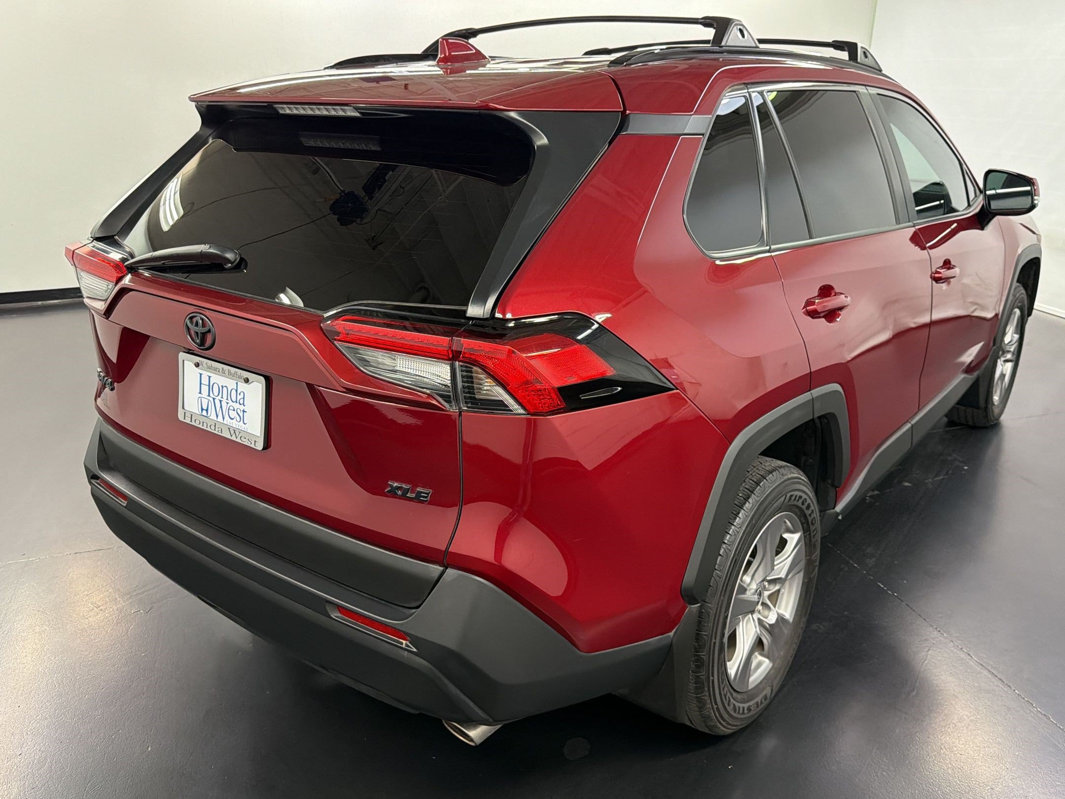 Used 2024 Toyota RAV4 XLE w/ Convenience Package FWD image 9
