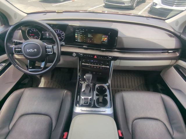 Used 2024 Kia Carnival EX FWD image 18
