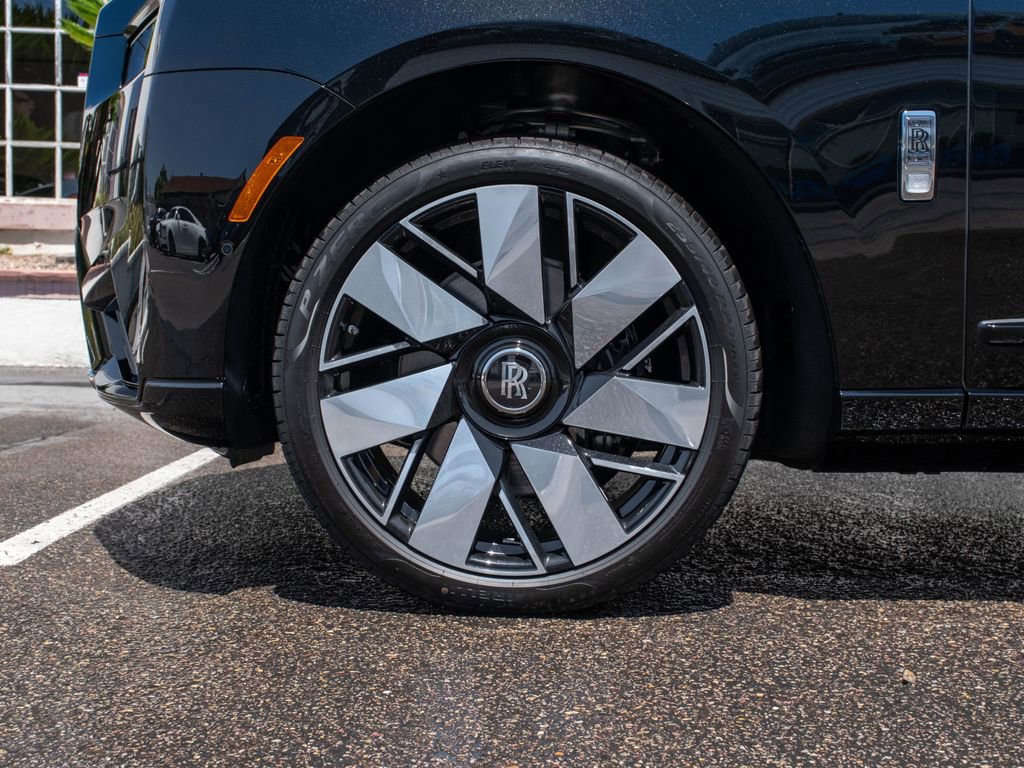 New 2026 Rolls-Royce Cullinan AWD/4WD image 12