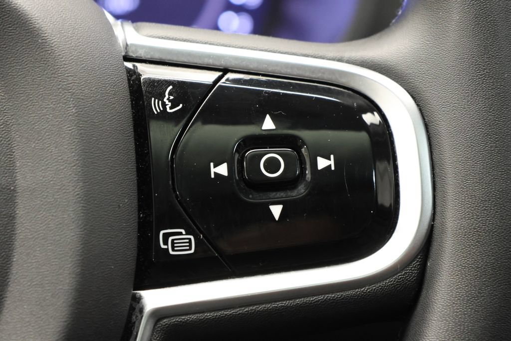 Used 2023 Volvo XC60 B5 Plus w/ Protection Package Premier AWD/4WD image 19