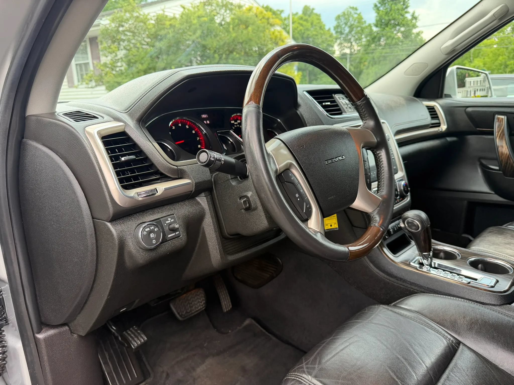 Used 2014 GMC Acadia Denali AWD/4WD image 10