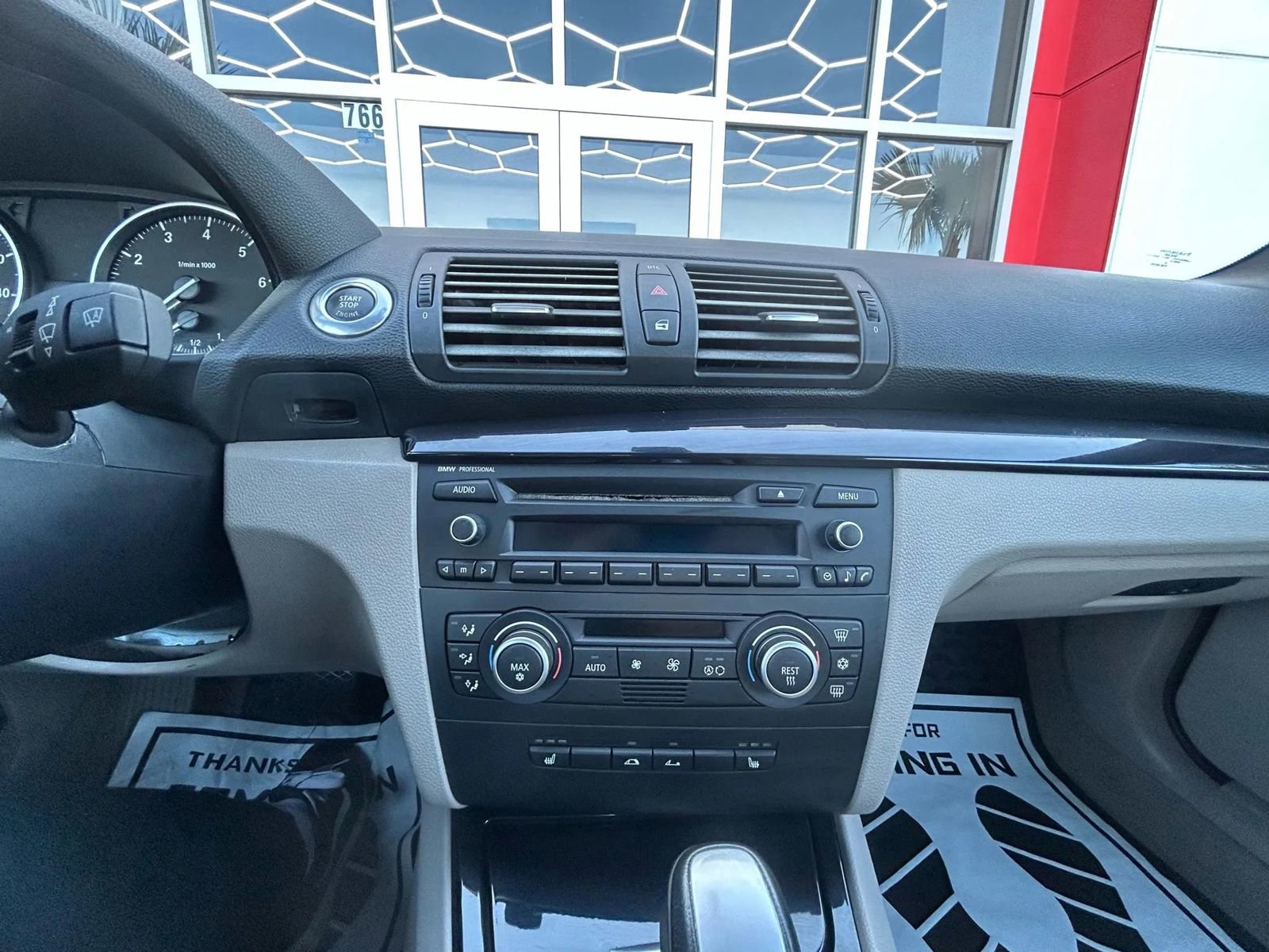 Used 2009 BMW 128i Convertible image 21