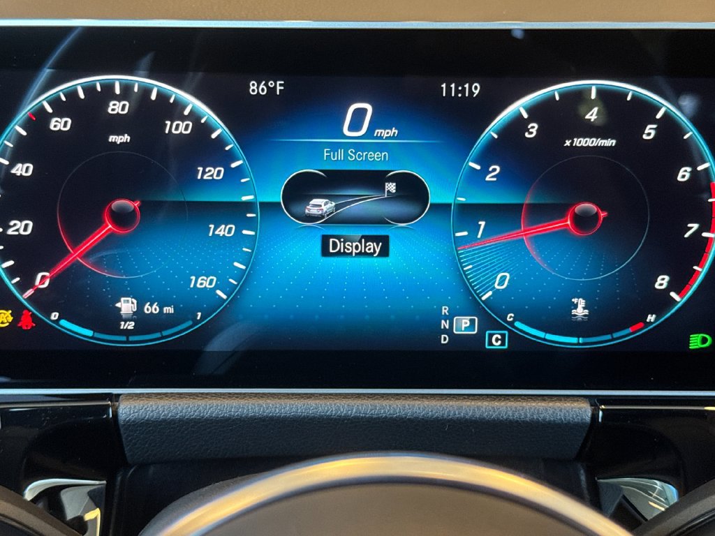 Used 2021 Mercedes-Benz GLA 250 4MATIC image 33