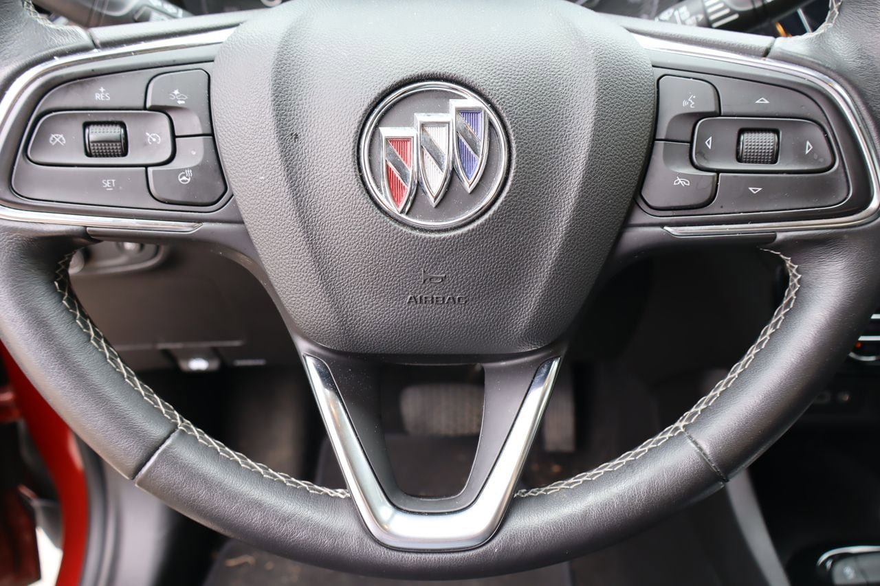 Used 2020 Buick Encore GX Essence w/ Experience Buick Package FWD image 11