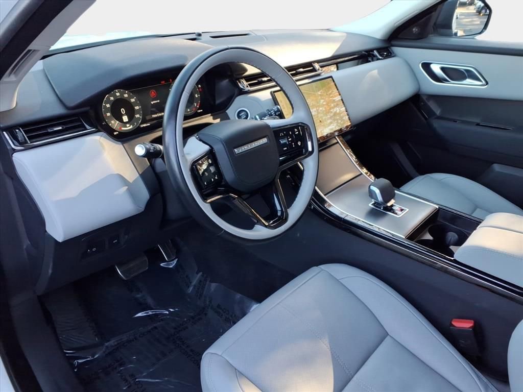 Used 2025 Land Rover Range Rover Velar Dynamic SE image 9