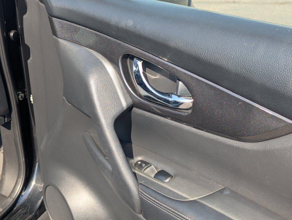 Used 2019 Nissan Rogue SV AWD/4WD image 37