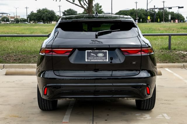 Used 2026 Jaguar F-PACE R-Dynamic S AWD/4WD image 11