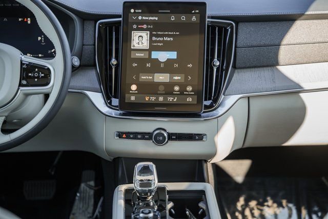 New 2026 Volvo XC90 B6 Ultra w/ Protection Package Premier image 21