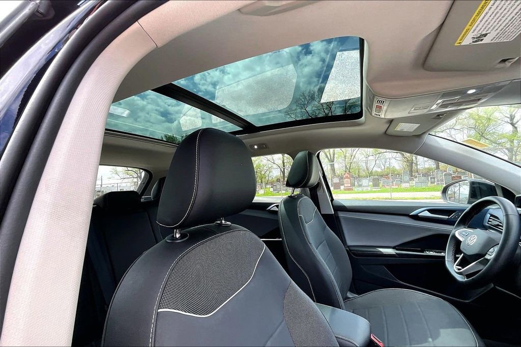 Used 2024 Volkswagen Taos SE FWD image 21
