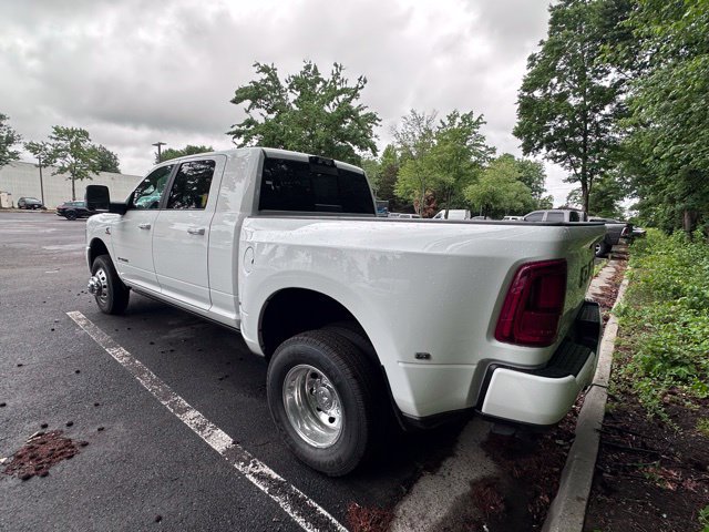 New 2026 RAM 3500 Laramie AWD/4WD image 4