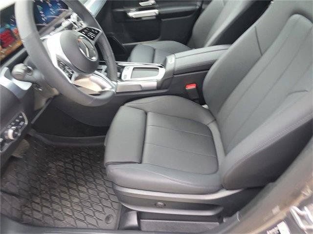 Used 2026 Mercedes-Benz GLB 250 4MATIC image 25