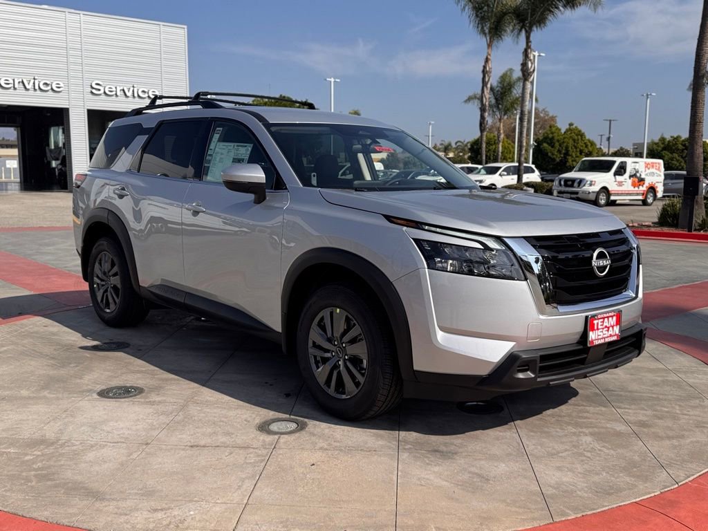 New 2025 Nissan Pathfinder SV image 2