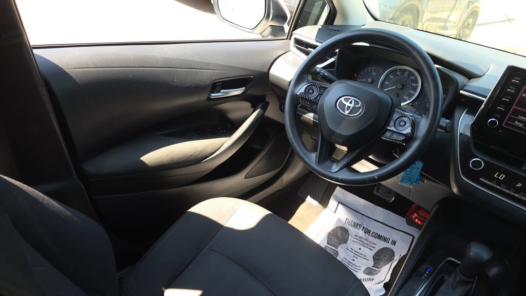 Used 2021 Toyota Corolla LE FWD image 26