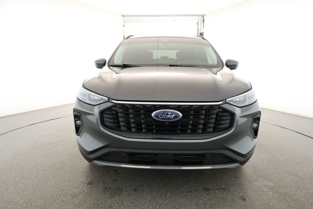 Used 2024 Ford Escape Platinum image 2