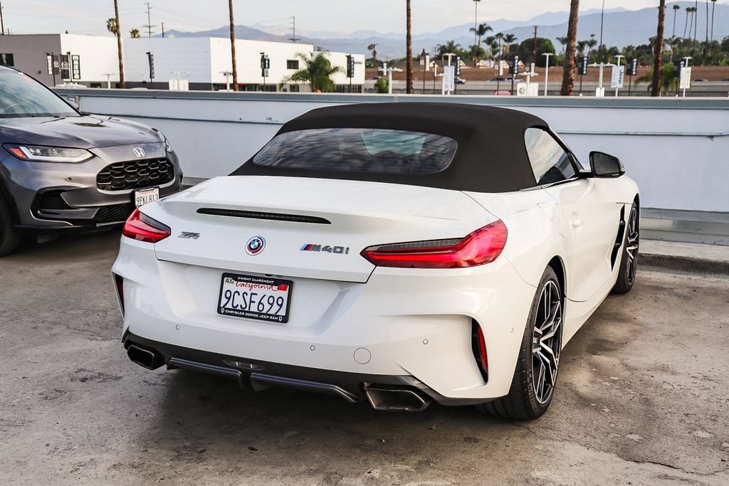Used 2022 BMW Z4 M40i w/ Premium Package RWD image 9