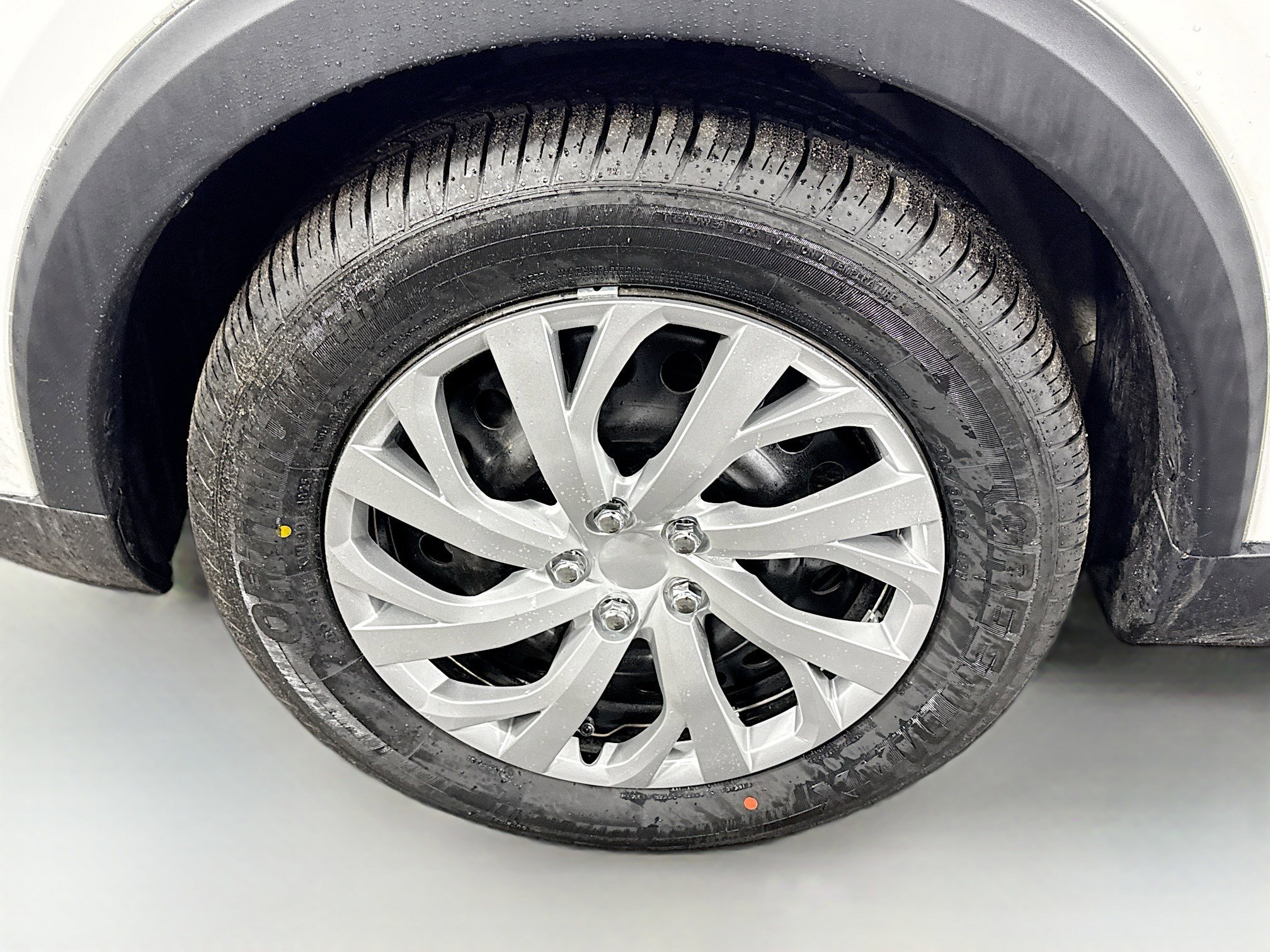 Used 2020 Nissan Kicks S image 38