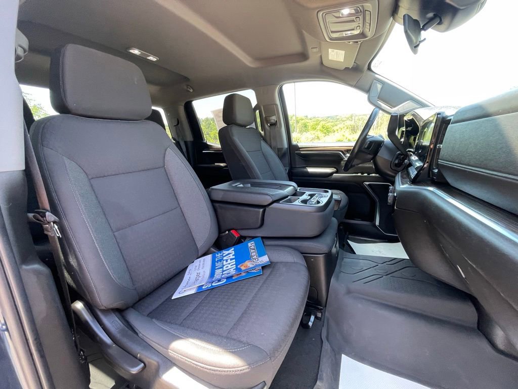 Used 2022 Chevrolet Silverado 1500 LT w/ Protection Package AWD/4WD image 12