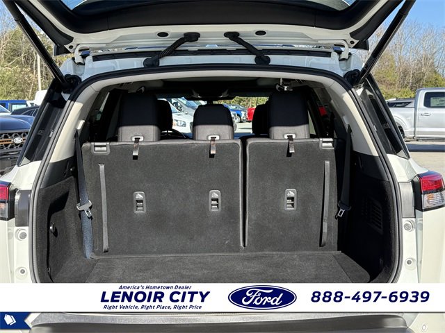 Used 2022 Nissan Pathfinder SV w/ SV Premium Package image 18