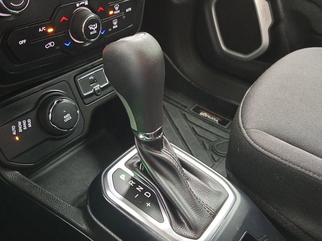 Used 2021 Jeep Renegade Sport image 25