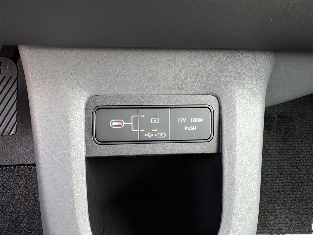 Used 2025 Hyundai Ioniq 5 SE image 17