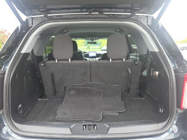 Used 2023 Ford Explorer XLT AWD/4WD image 10