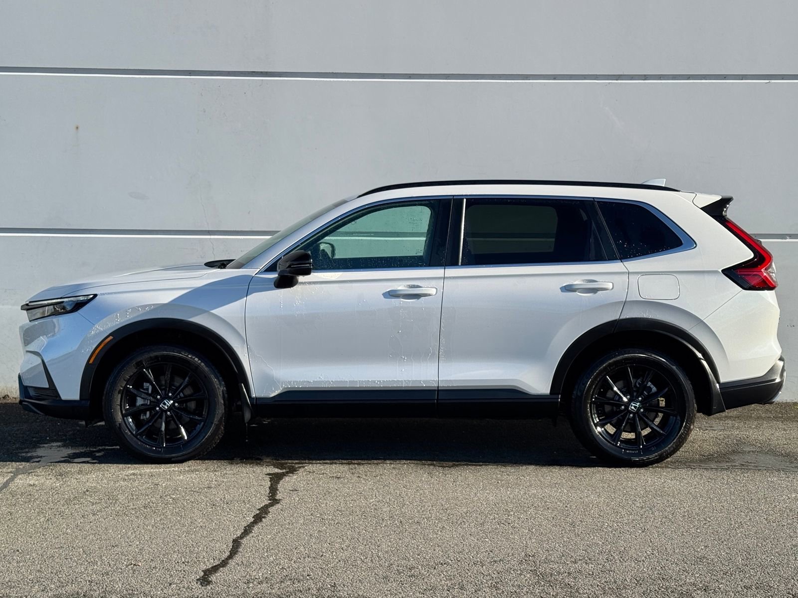 Used 2025 Honda CR-V Sport image 2