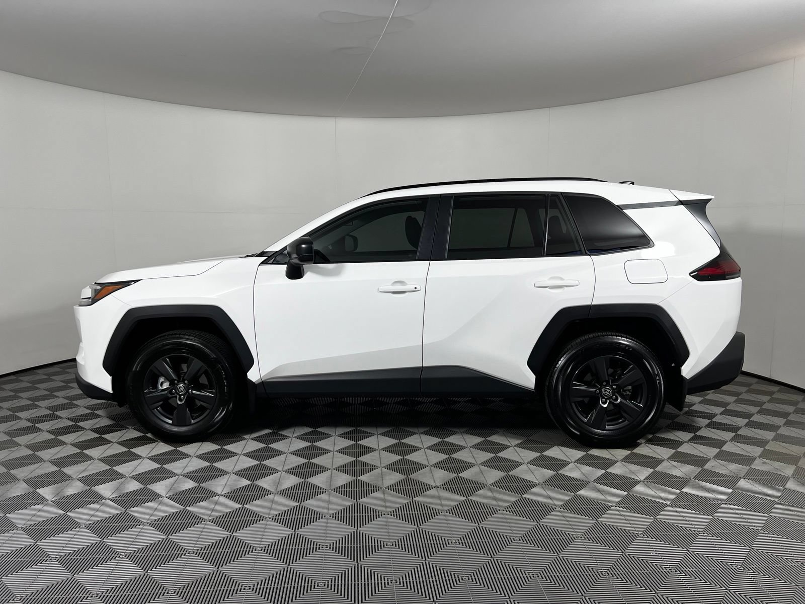 Used 2026 Toyota RAV4 LE AWD/4WD image 8