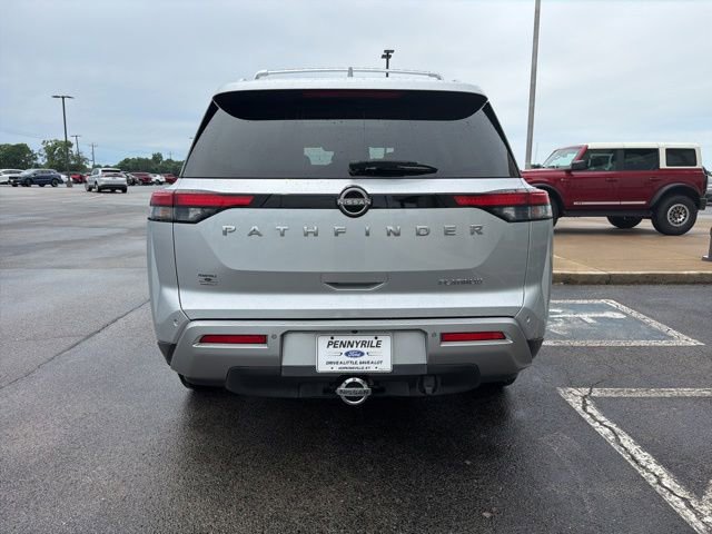 Used 2022 Nissan Pathfinder Platinum w/ Cargo Package FWD image 6