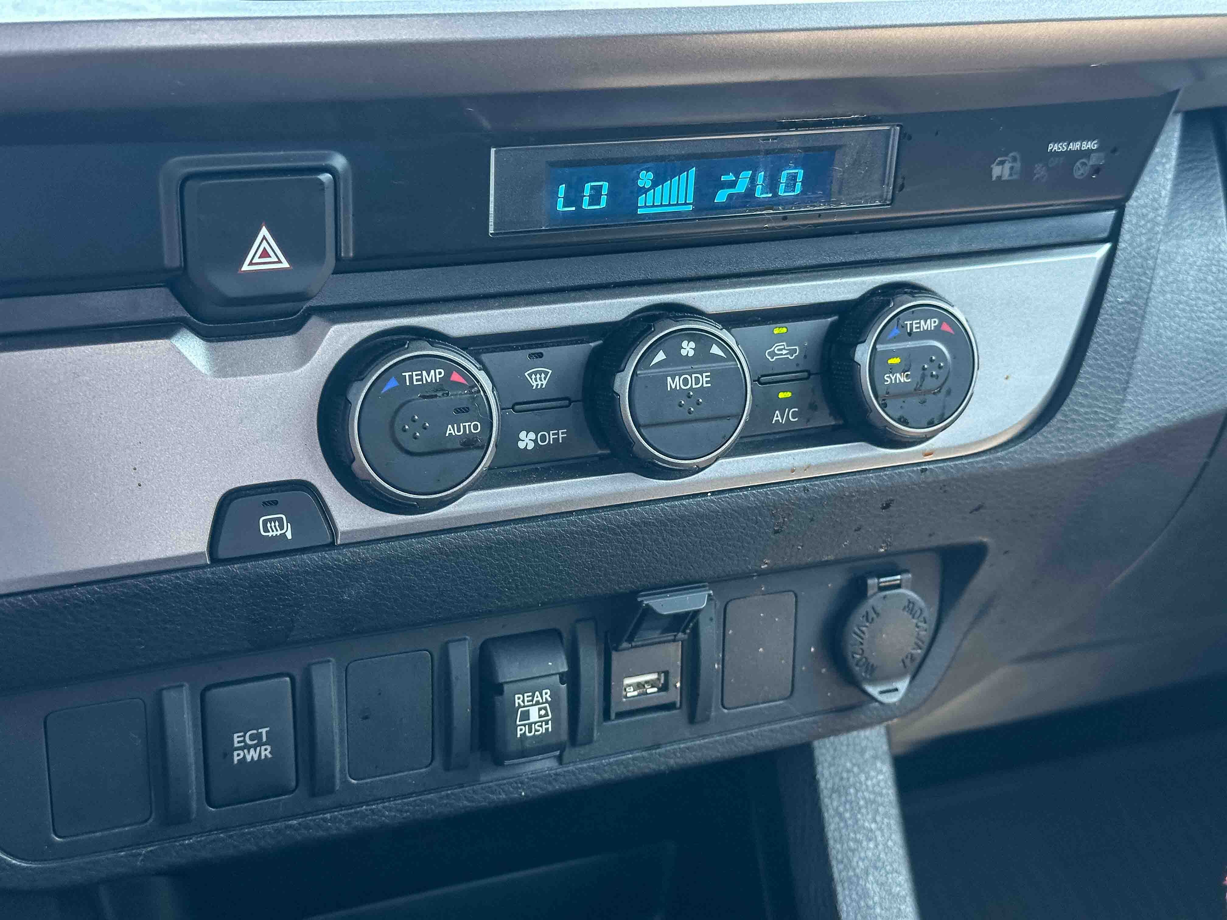 Used 2022 Toyota Tacoma SR5 RWD image 32