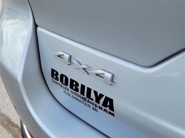 Used 2024 Jeep Grand Cherokee Limited image 12