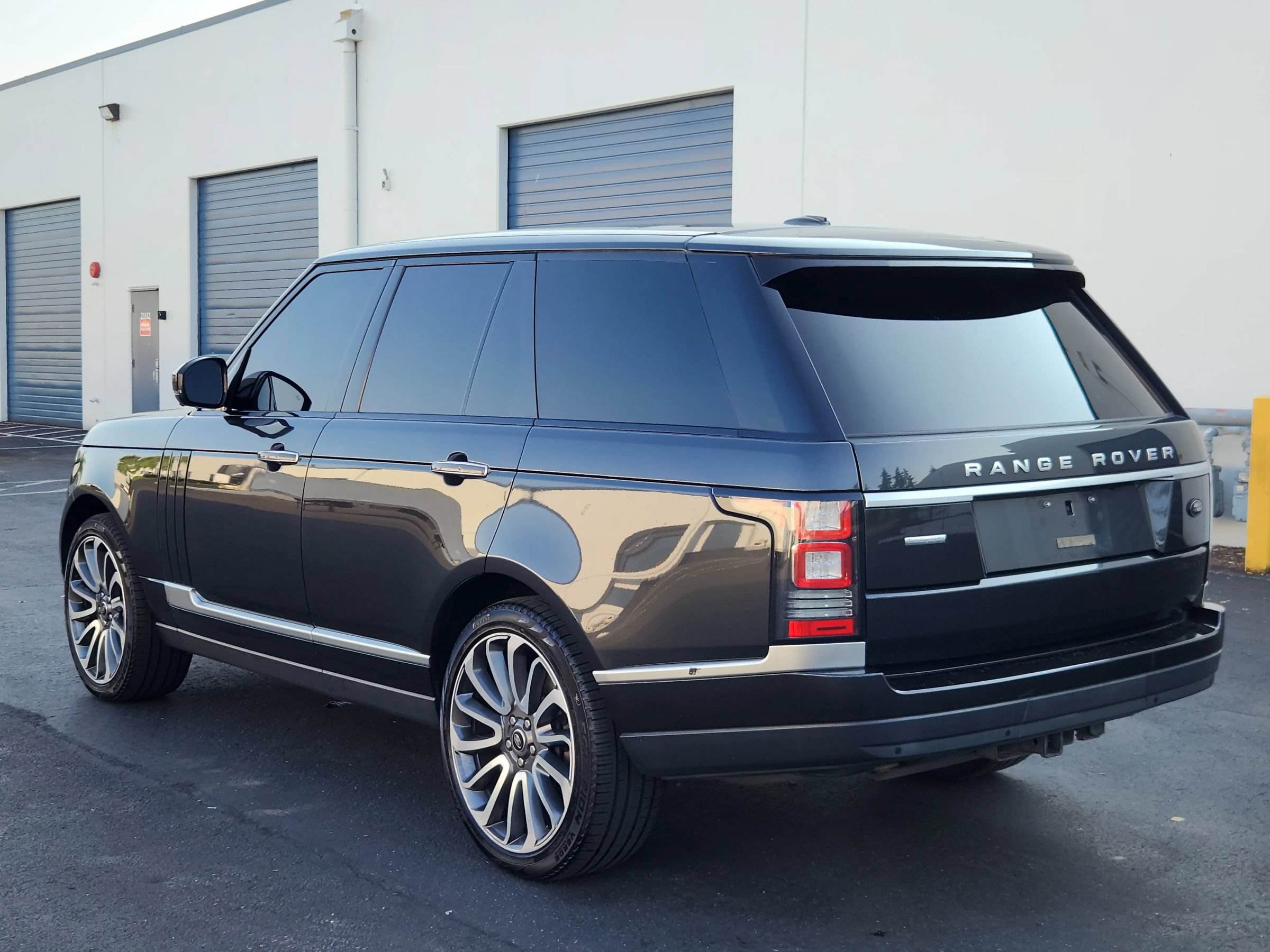 Used 2014 Land Rover Range Rover Autobiography AWD/4WD image 3