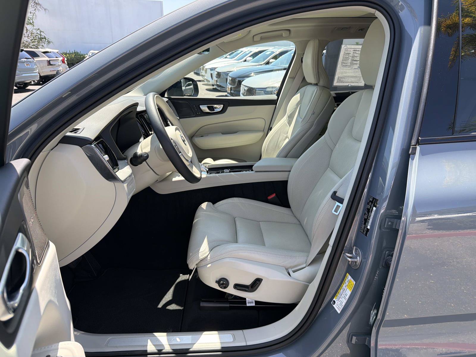 Certified 2023 Volvo XC60 T8 Ultimate w/ Climate Package AWD/4WD image 17