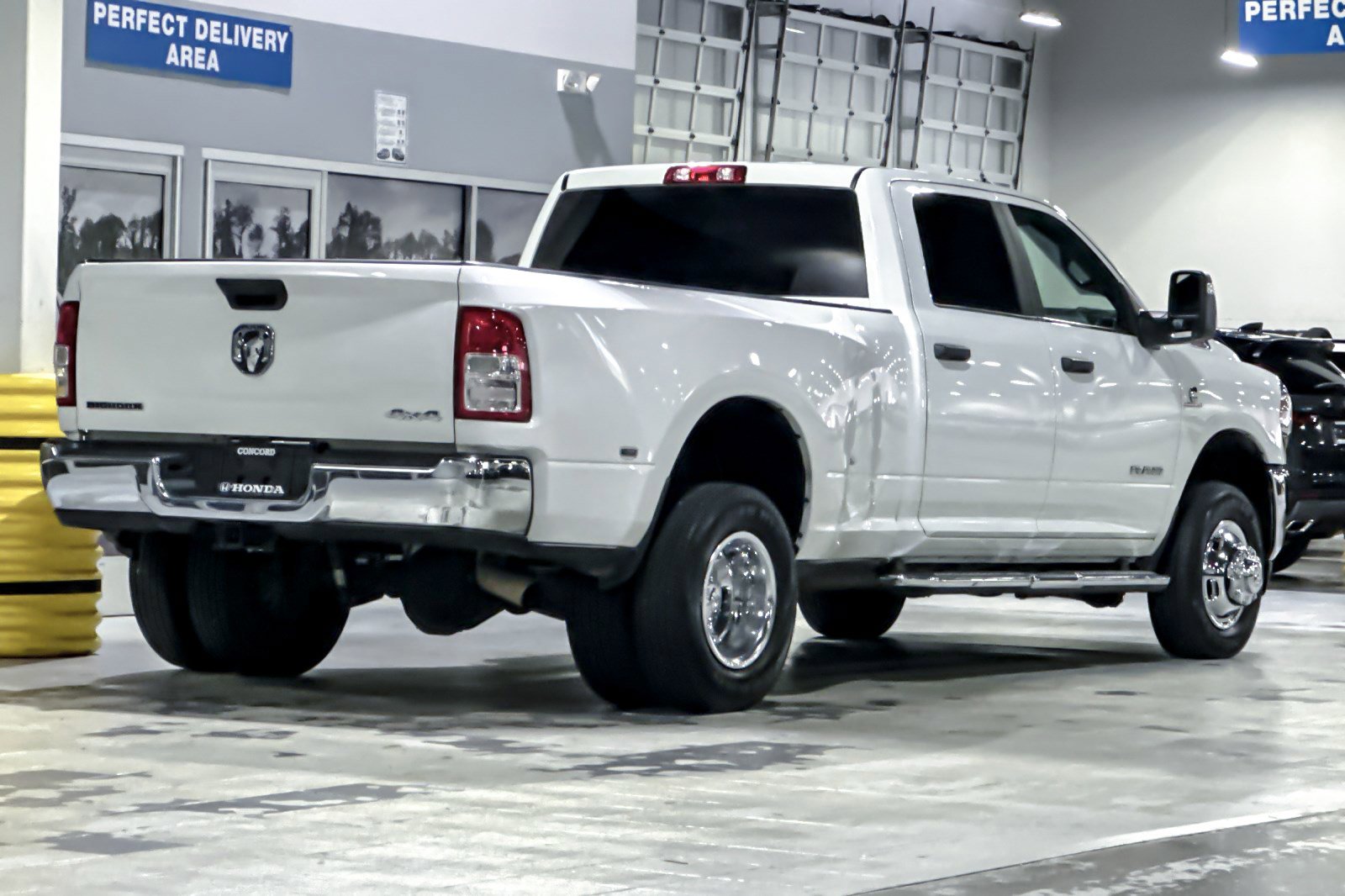 Used 2023 RAM 3500 Big Horn w/ Level 1 Equipment Group image 8