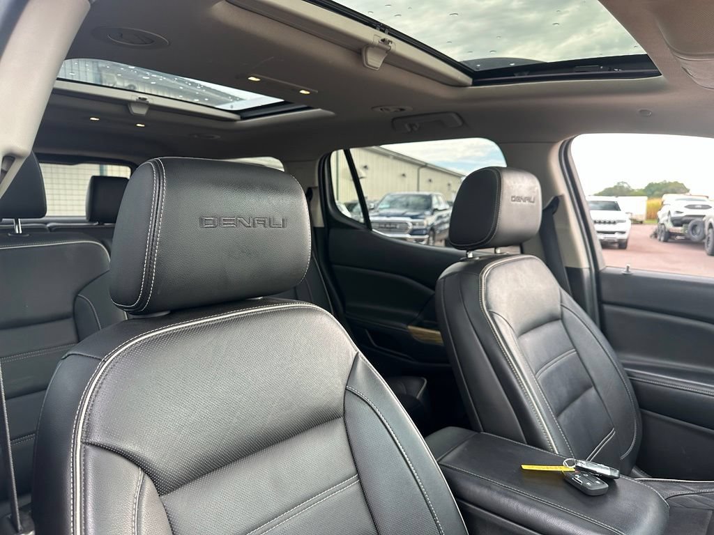 Used 2017 GMC Acadia Denali w/ Technology Package AWD/4WD image 33